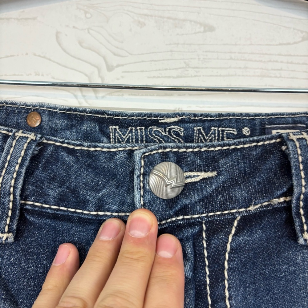 Miss Me Denim Boyfriend Capris Distressed Size 30 - Picture 7 of 15